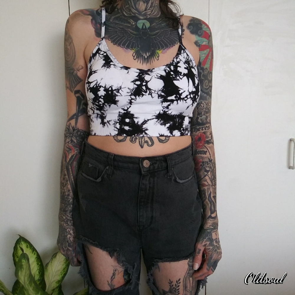 Pro-fit women's black tie-dye racerback sports bra